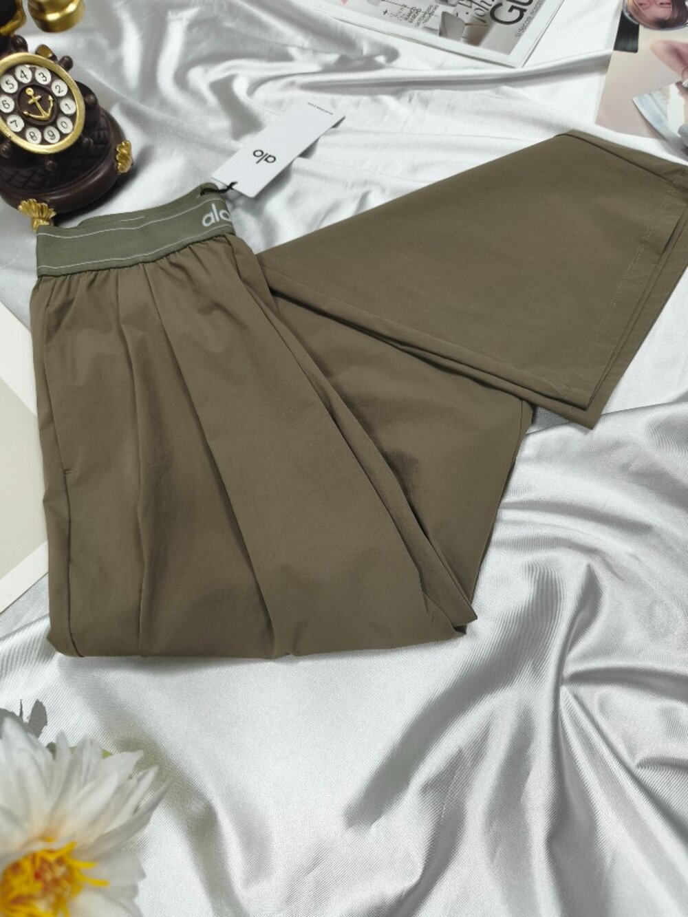 Olive NWT Alo Yoga Straight Leg Trouser/Pants-Boxer Waistband Relaxed Fit👖💚 - Picture 6 of 6